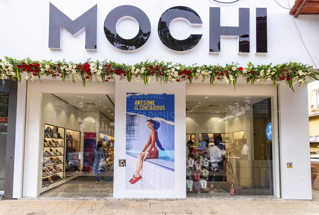 Mochi Footwear - SastaOffer Mochi Footwear