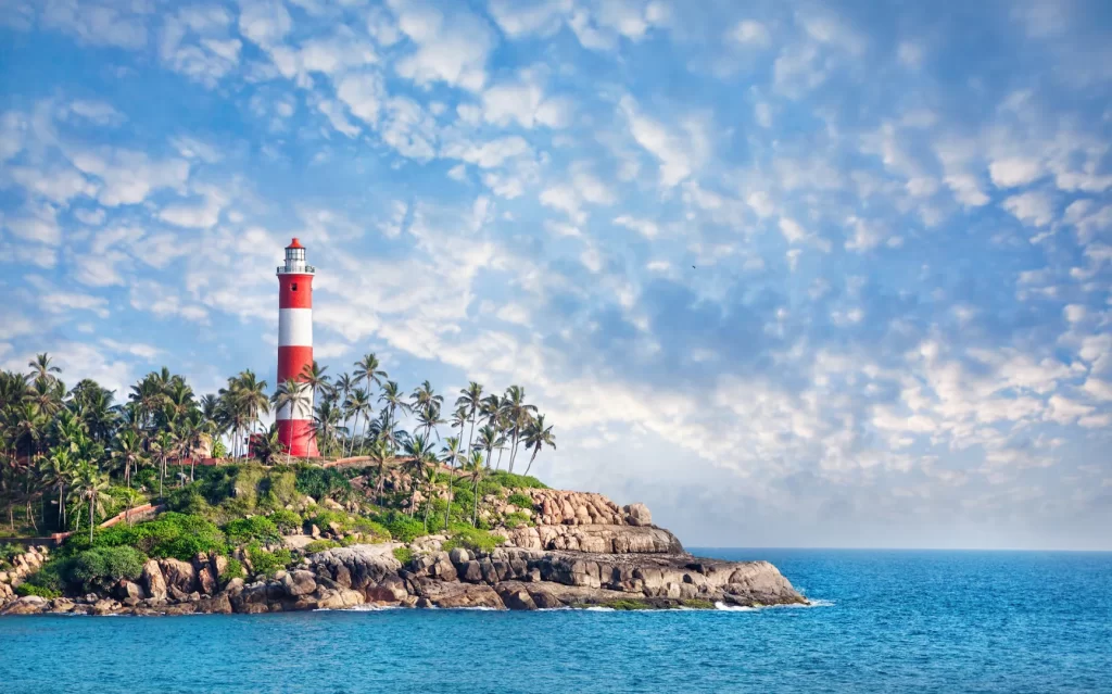 kovalam-lighthouse-beach-14926820512o - SastaOffer Light House Beach - Famous Beaches in Kerala, India