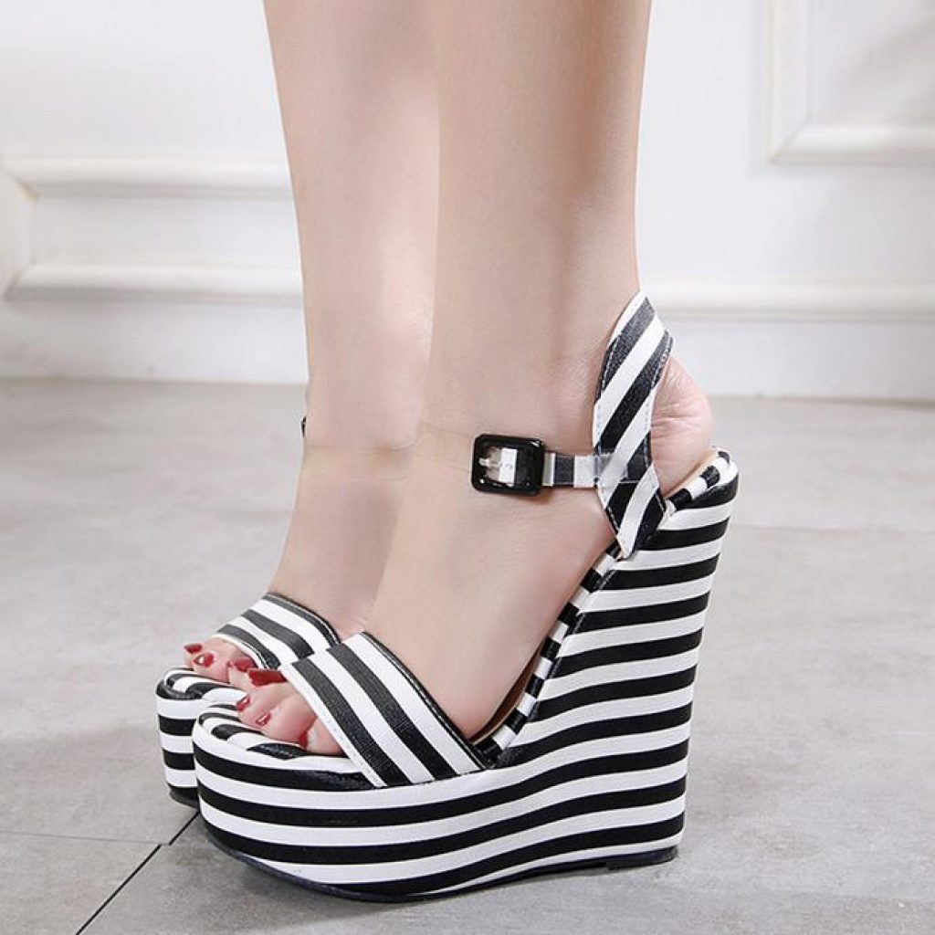 rBVaSlvK5yCAIya8AAG9USCIkfc738 - SastaOffer Black and White Heeled Sandals for Women